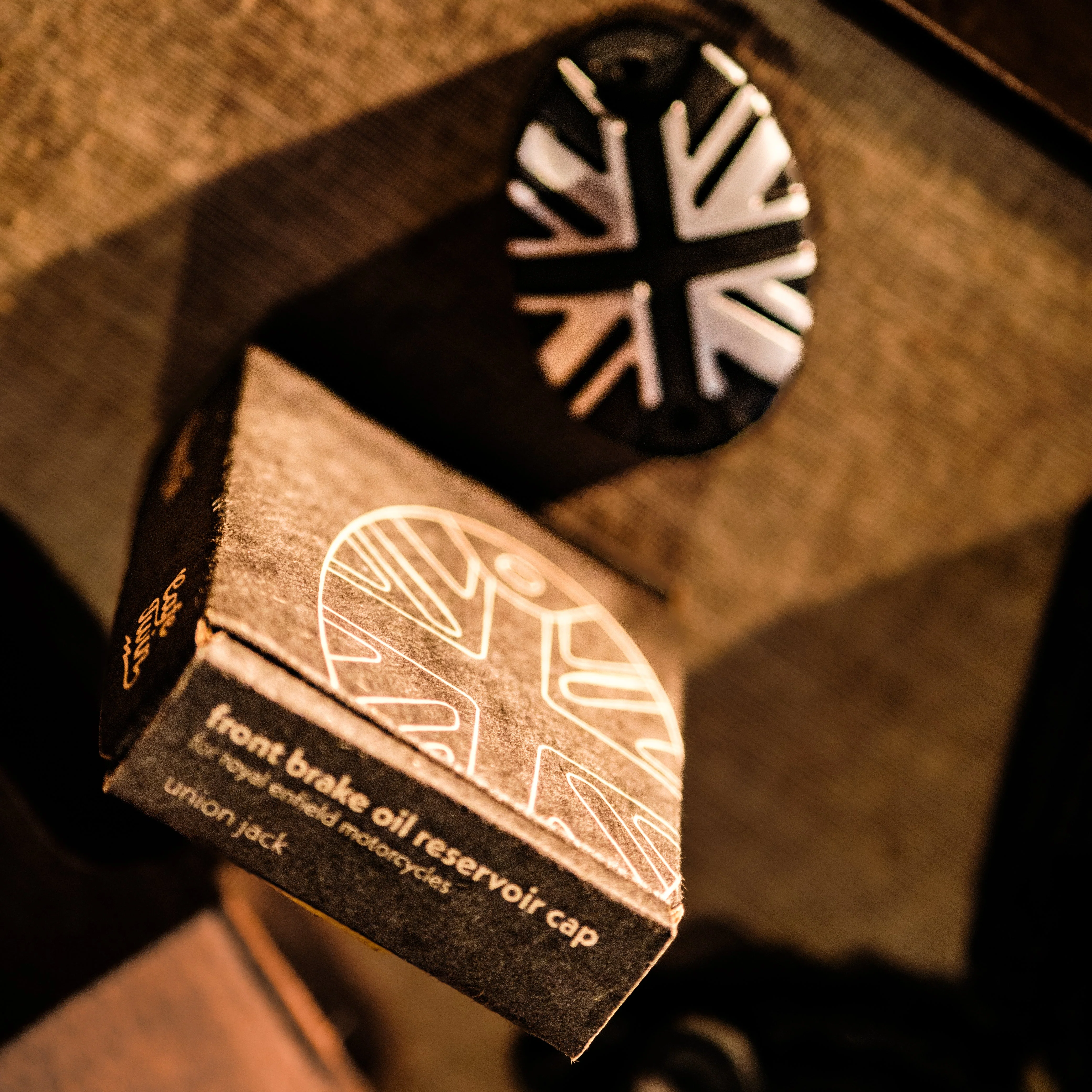 brake oil reservoir cap - Image 7