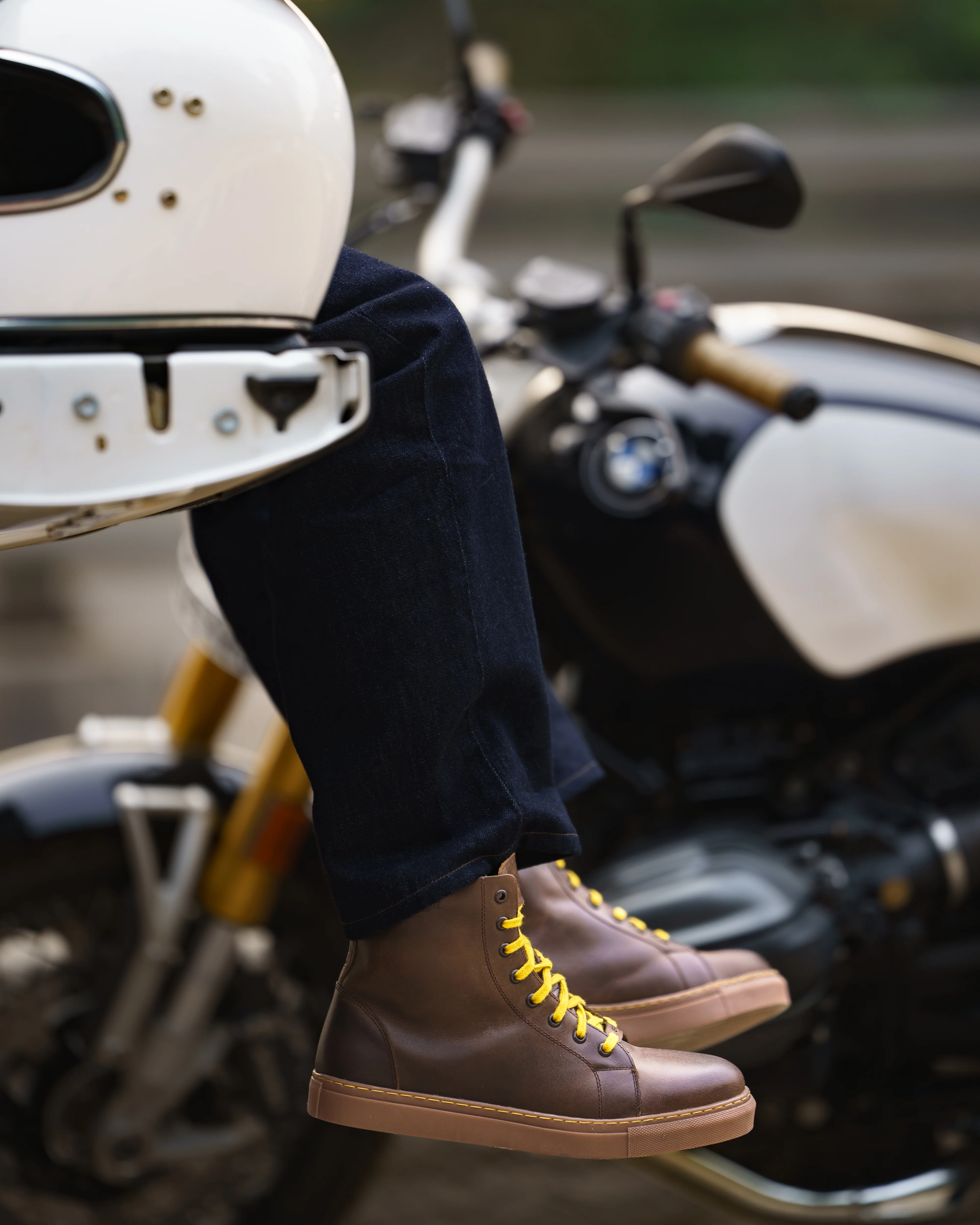 esc: men's riding sneakers mocha with shoe protector - Image 4