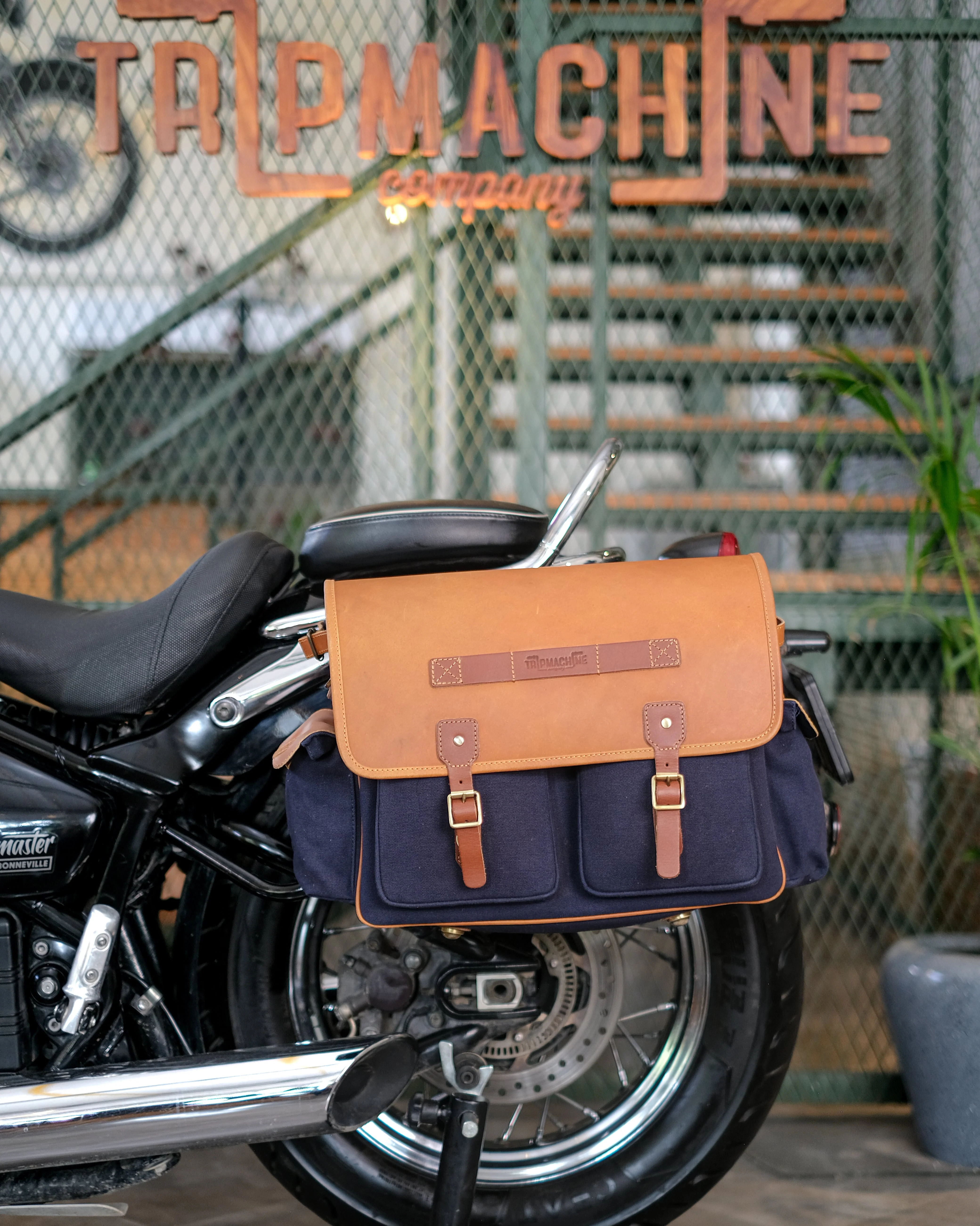 expedition saddlebag for speedmaster - Image 54