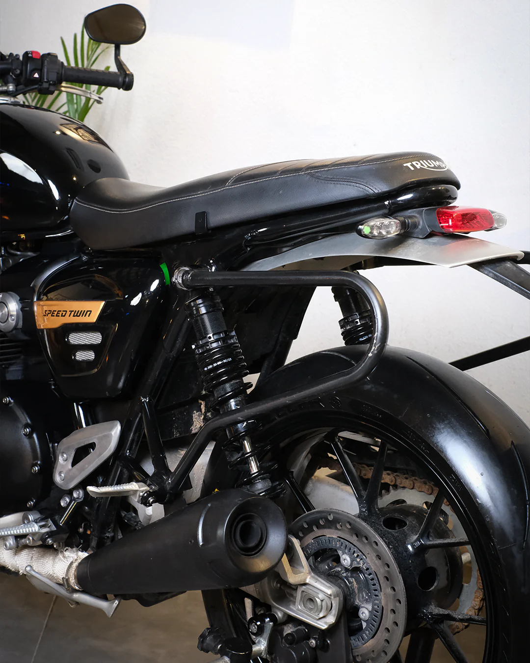 expedition saddlebag for speed twin/thruxton 1200 - Image 14