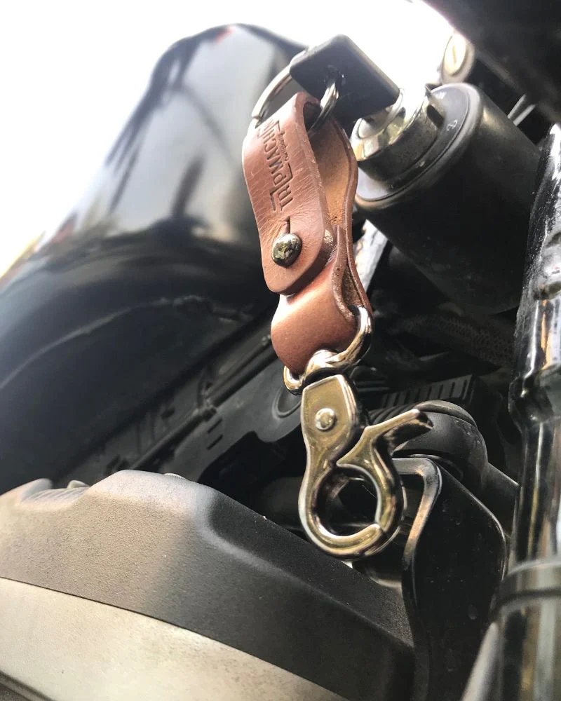 key fob with metallic black - Image 19
