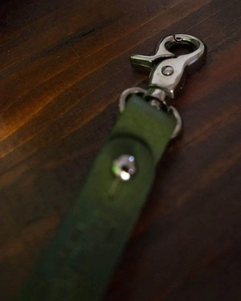 key fob with metallic black - Image 2