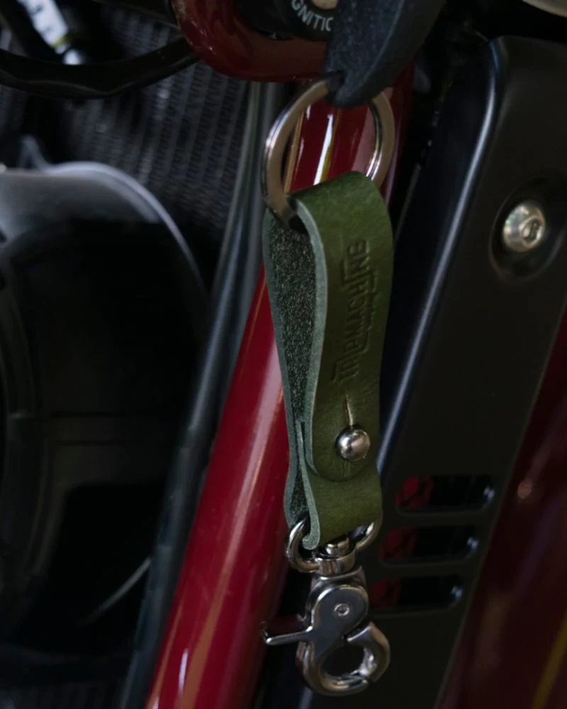 key fob with metallic black - Image 3