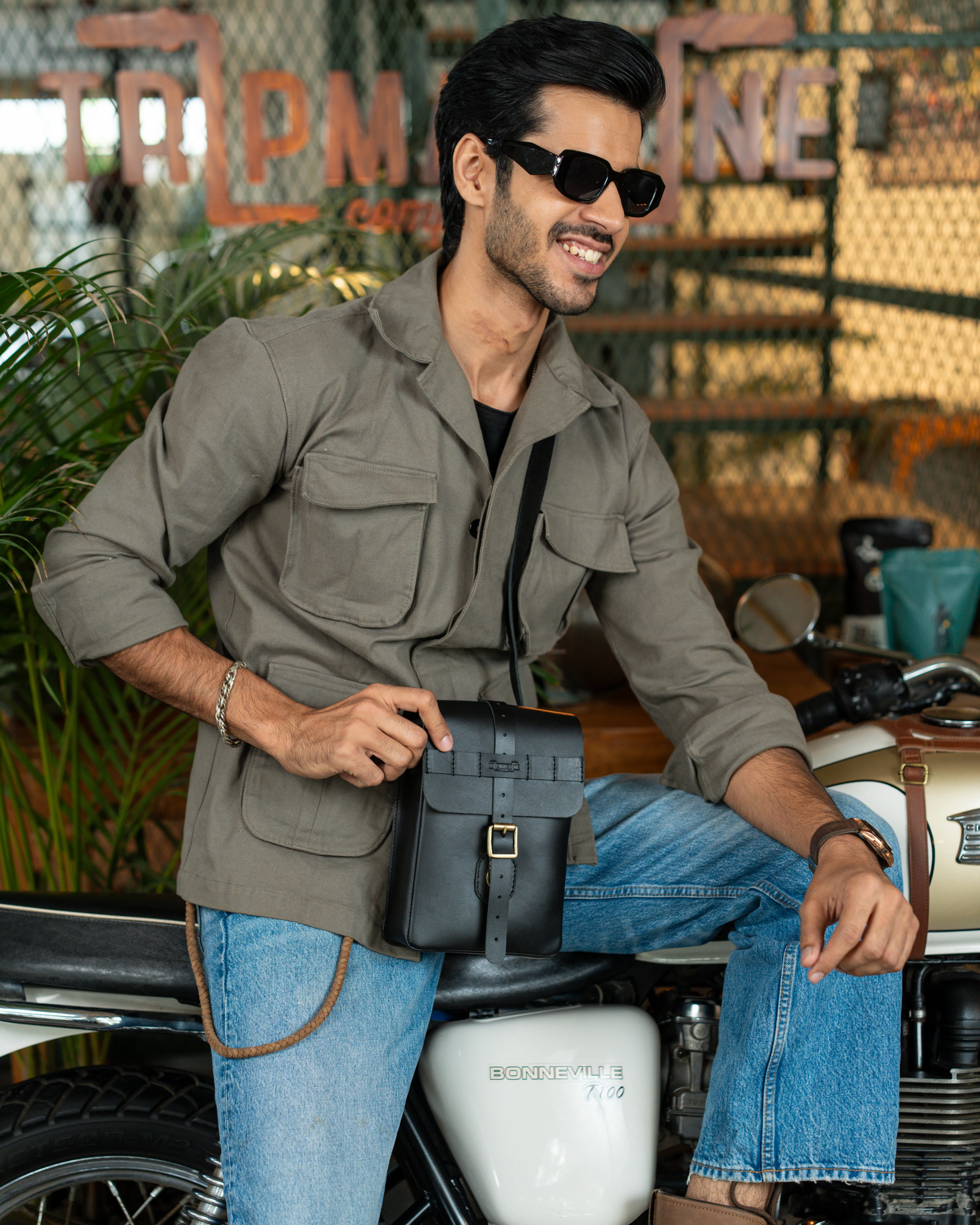 moto sling bag - Image 3