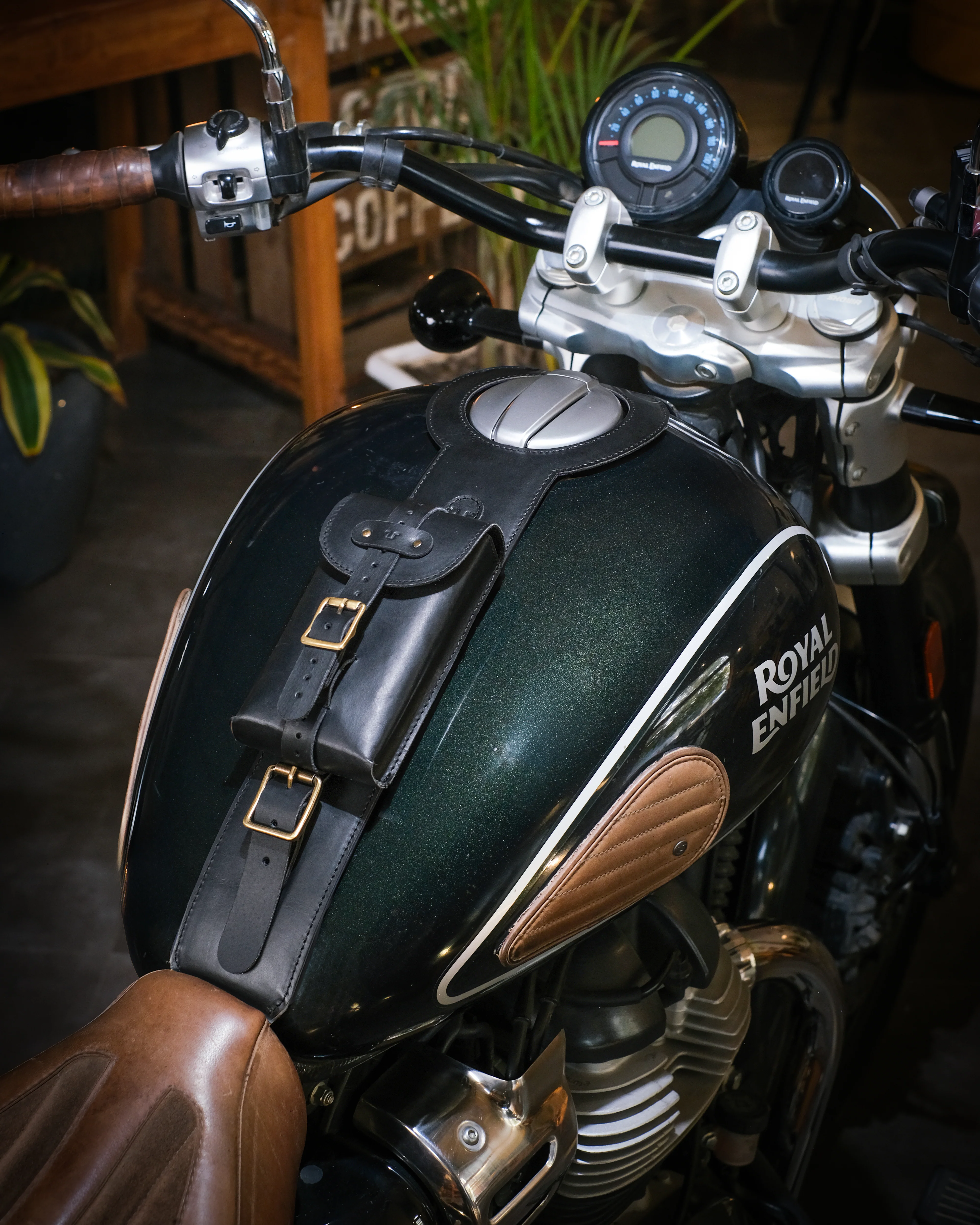 super meteor/shotgun/classic 650: moto exclusive tank strap - Image 12