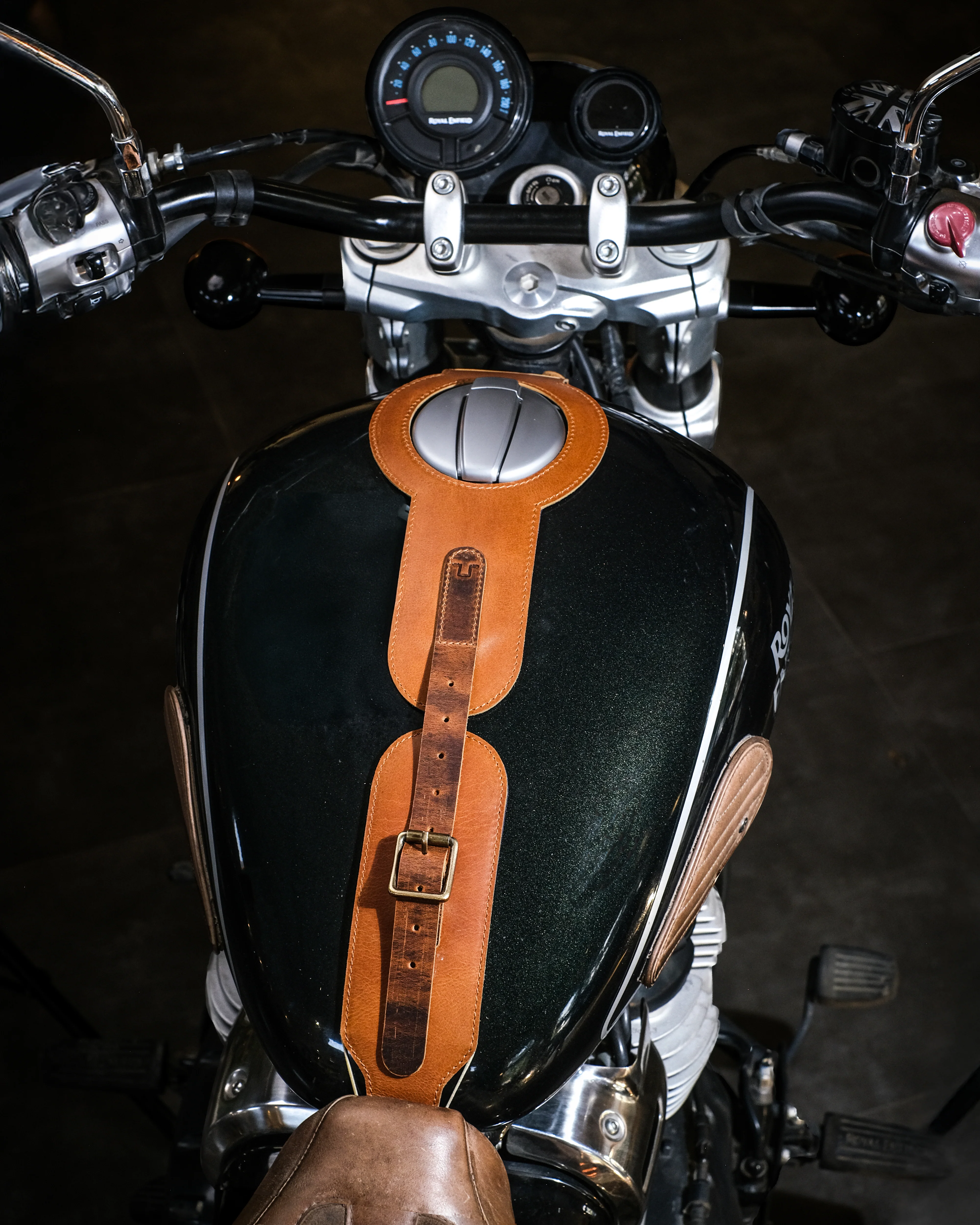 super meteor/shotgun/classic 650: moto exclusive tank strap - Image 20
