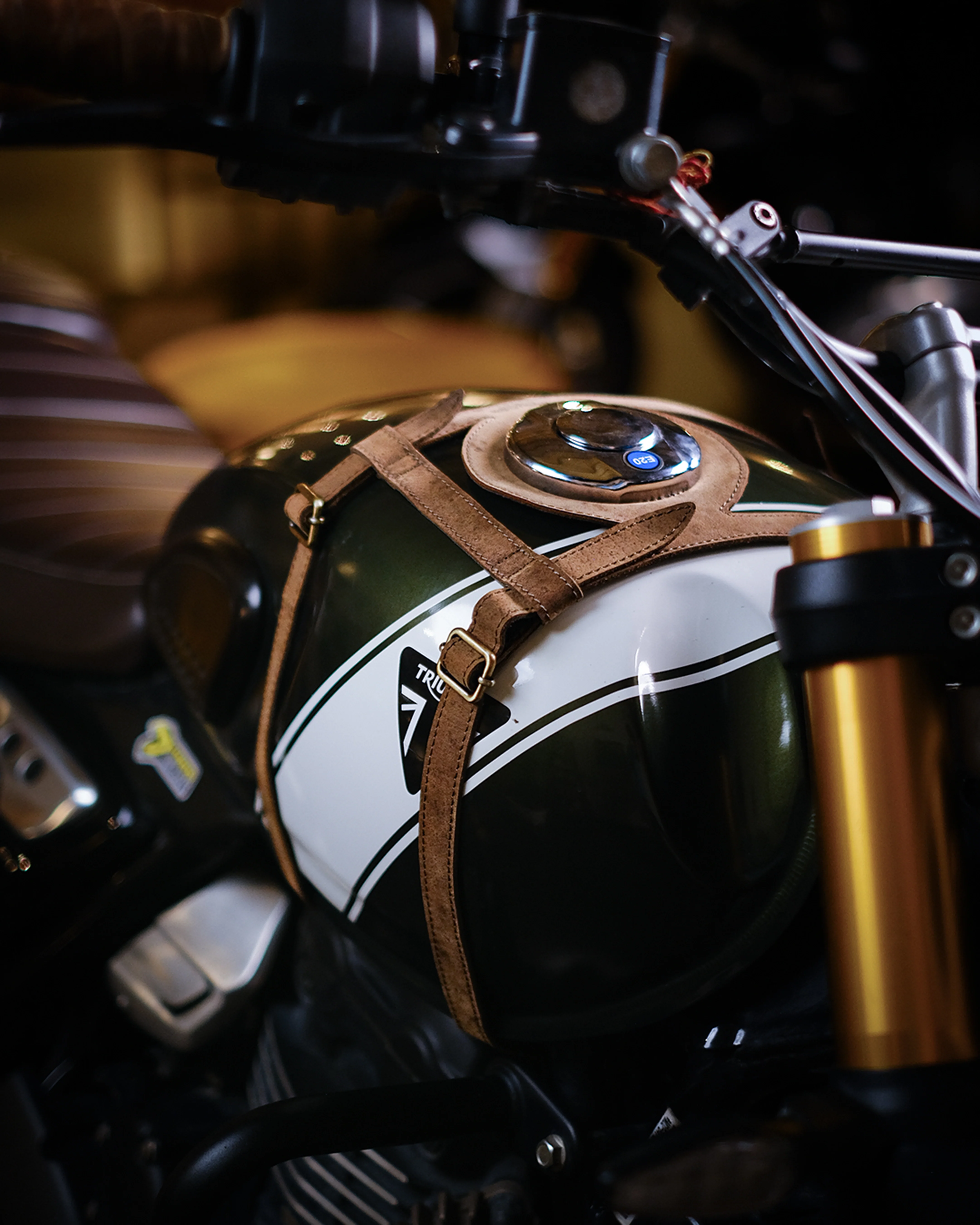 tank strap crafted to fit triumph 400 - Image 4