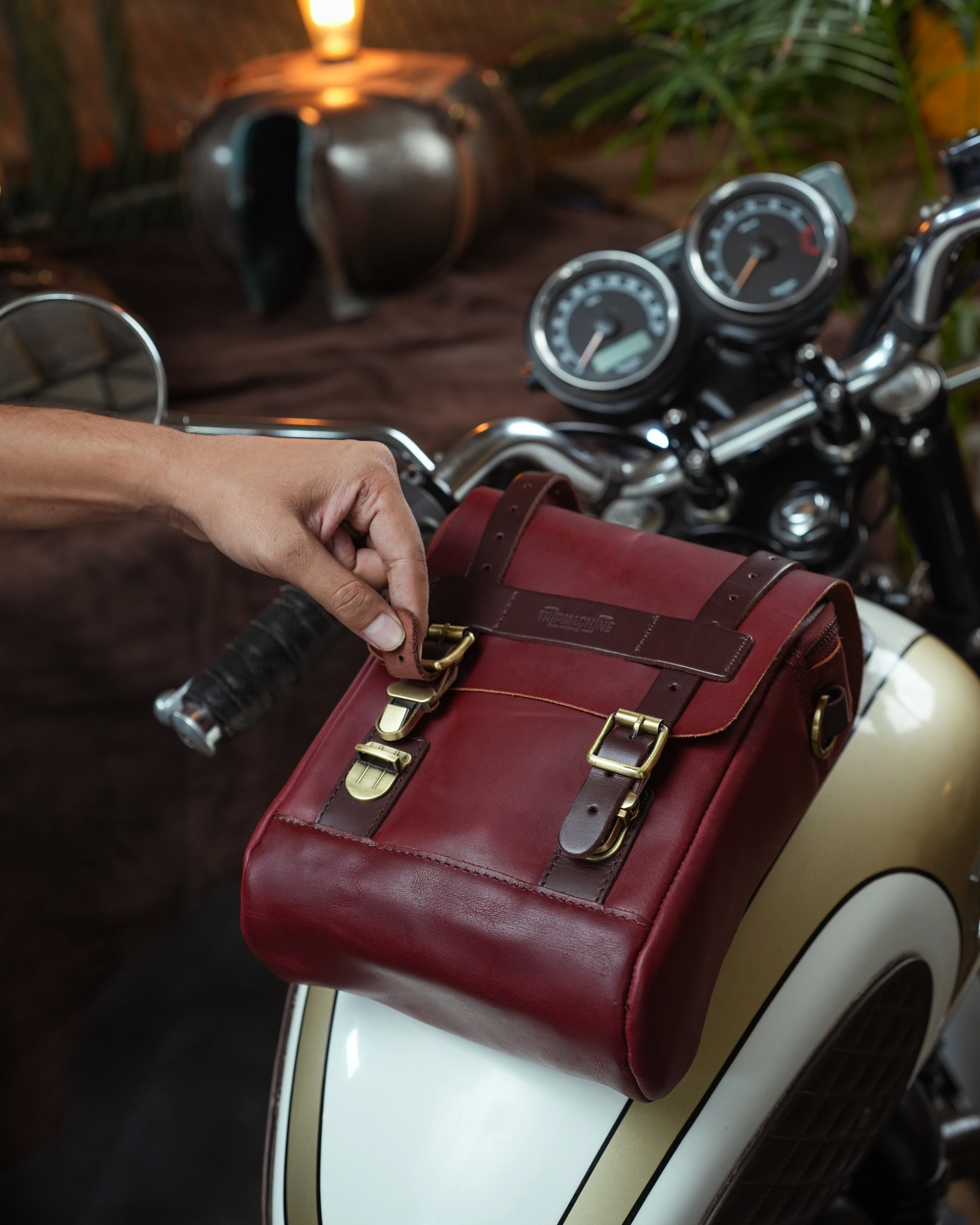 tank and tail bag - Image 78