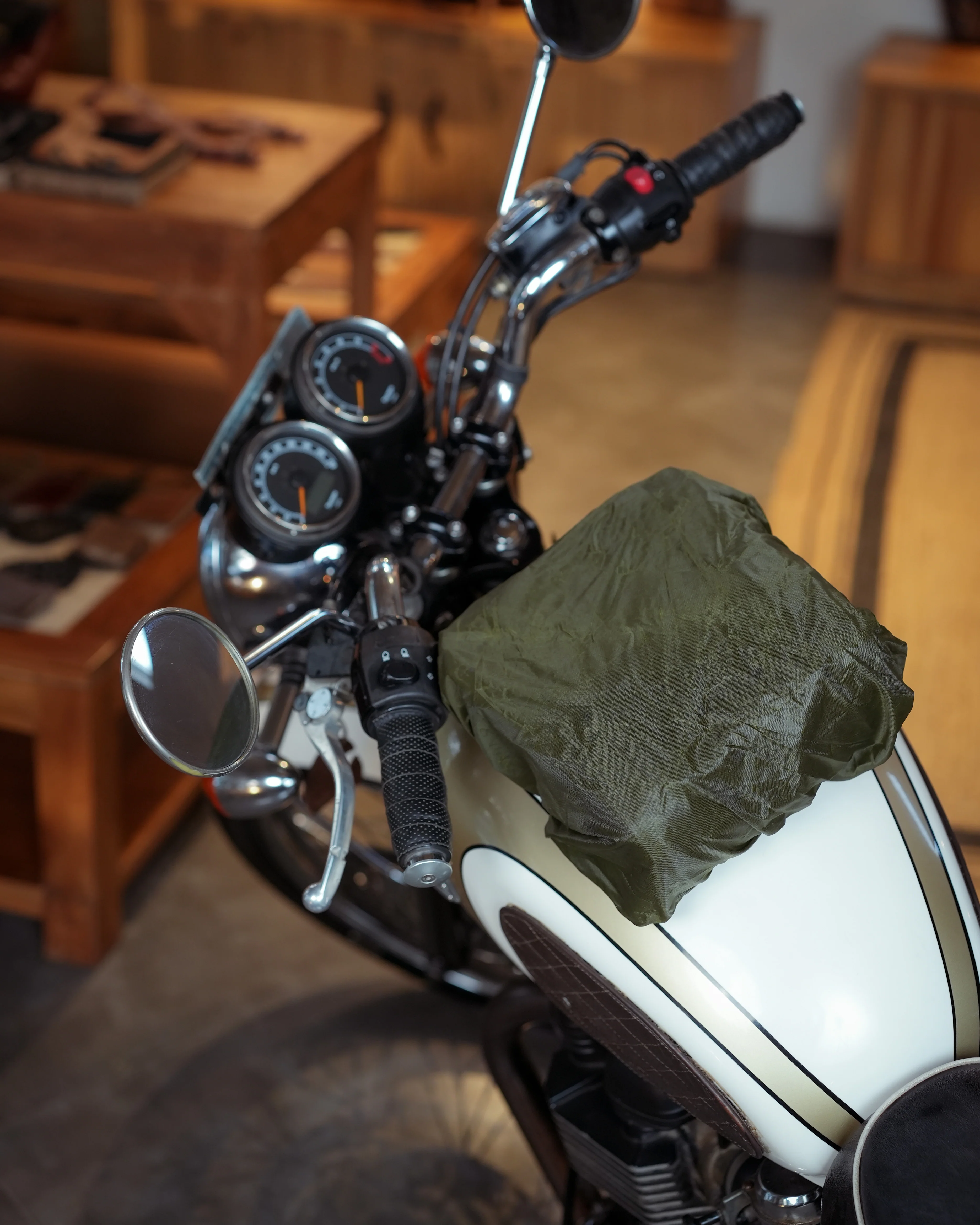 tank and tail bag - Image 85