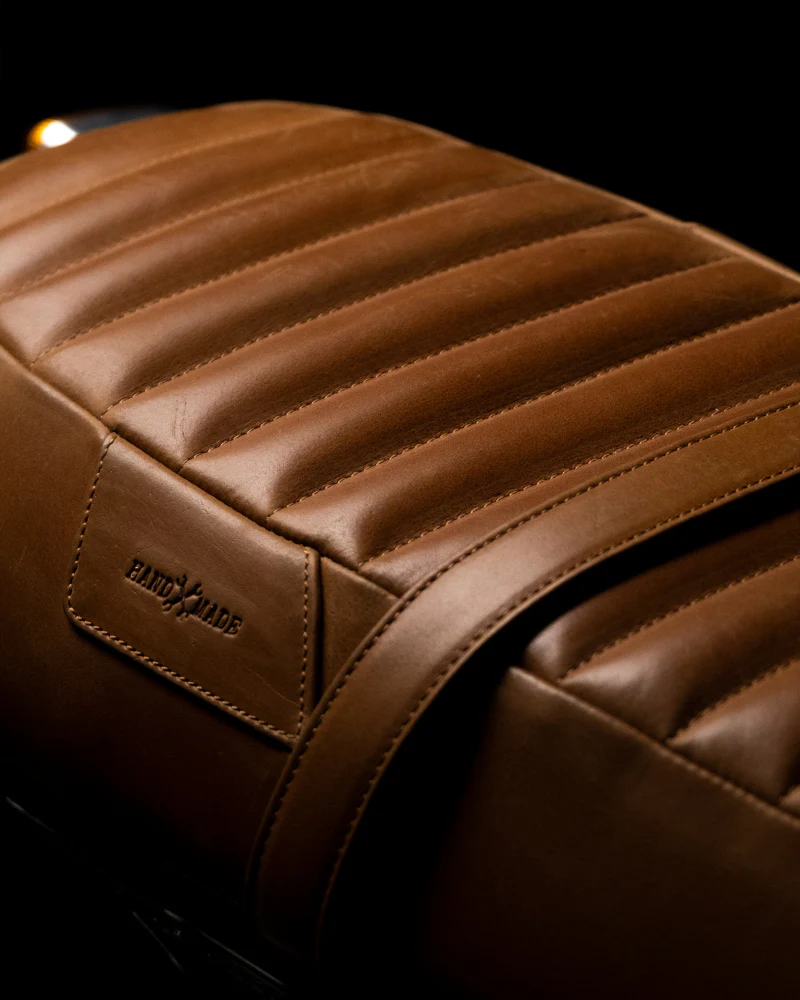 touring leather seat crafted to fit royal enfield interceptor 650 / gt 650 - Image 15