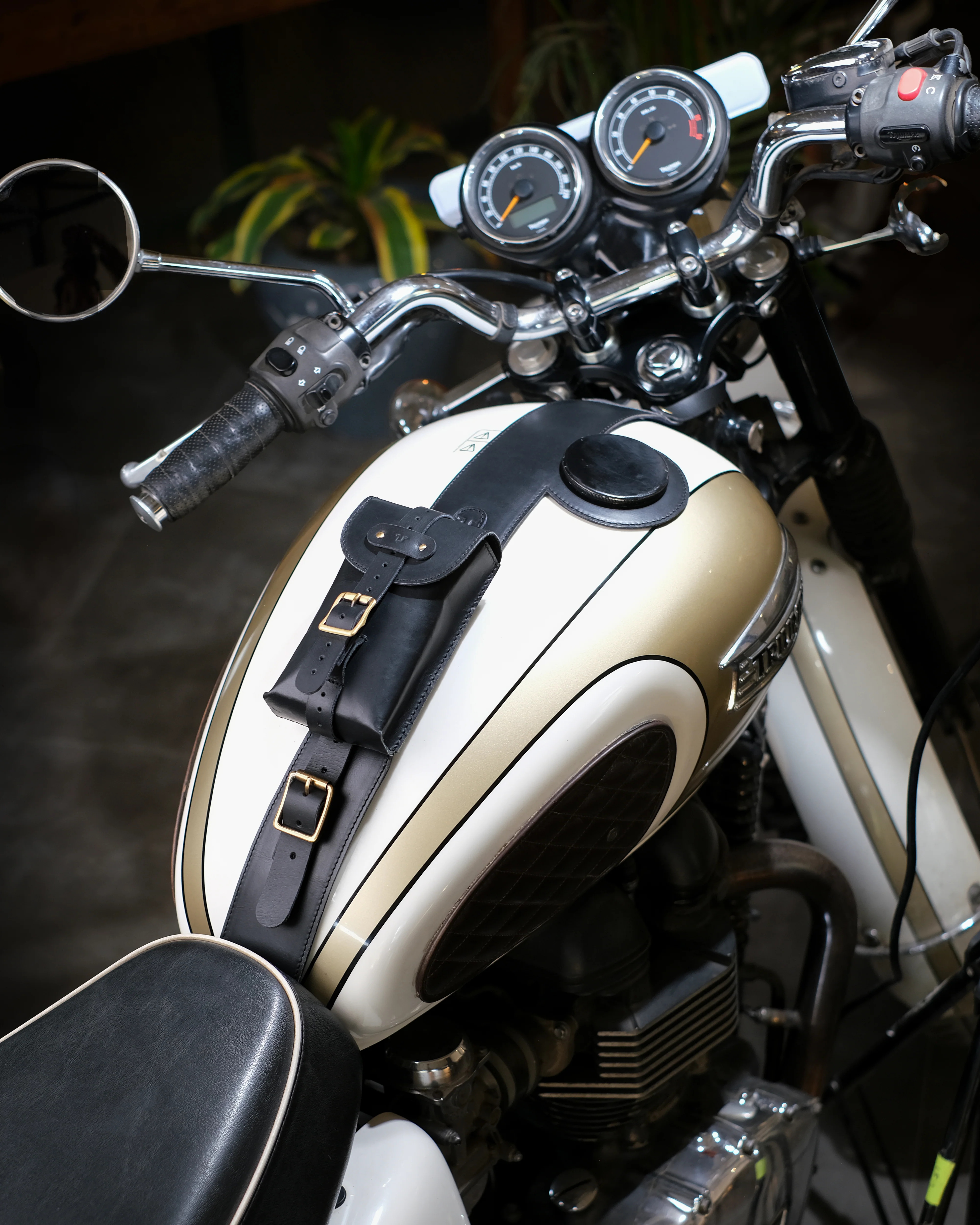 triumph: moto exclusive tank strap - Image 14