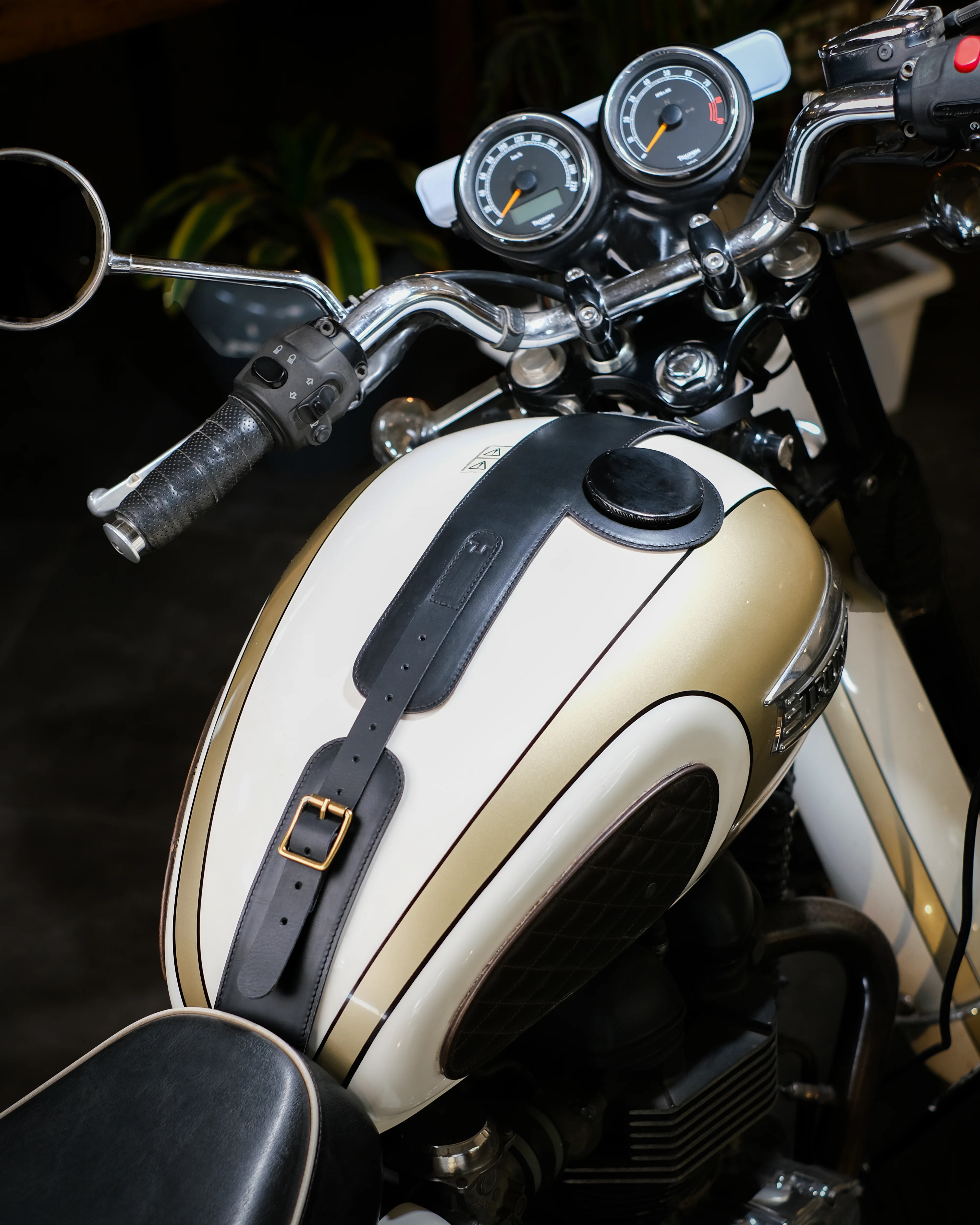 triumph: moto exclusive tank strap - Image 15