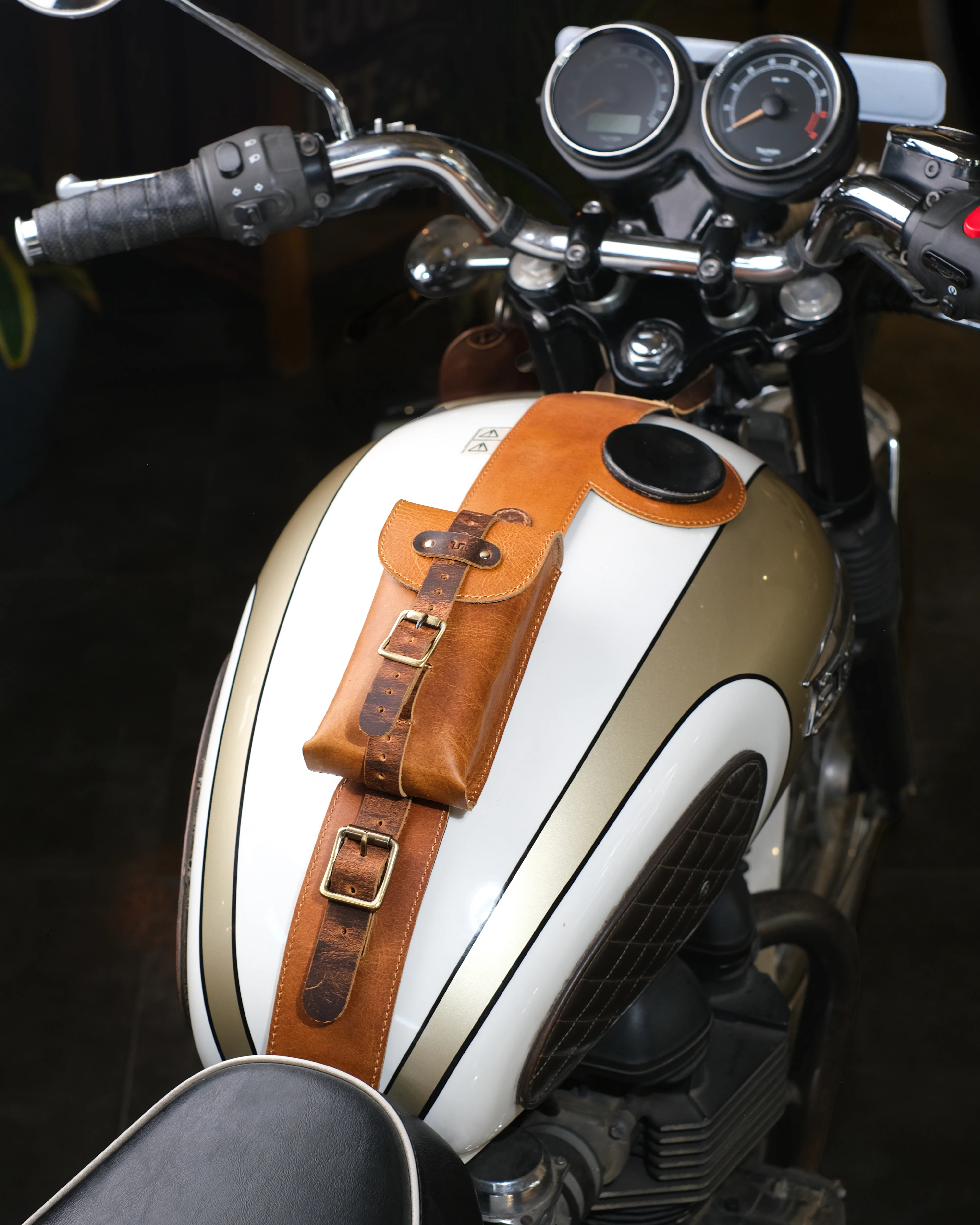 triumph: moto exclusive tank strap - Image 23
