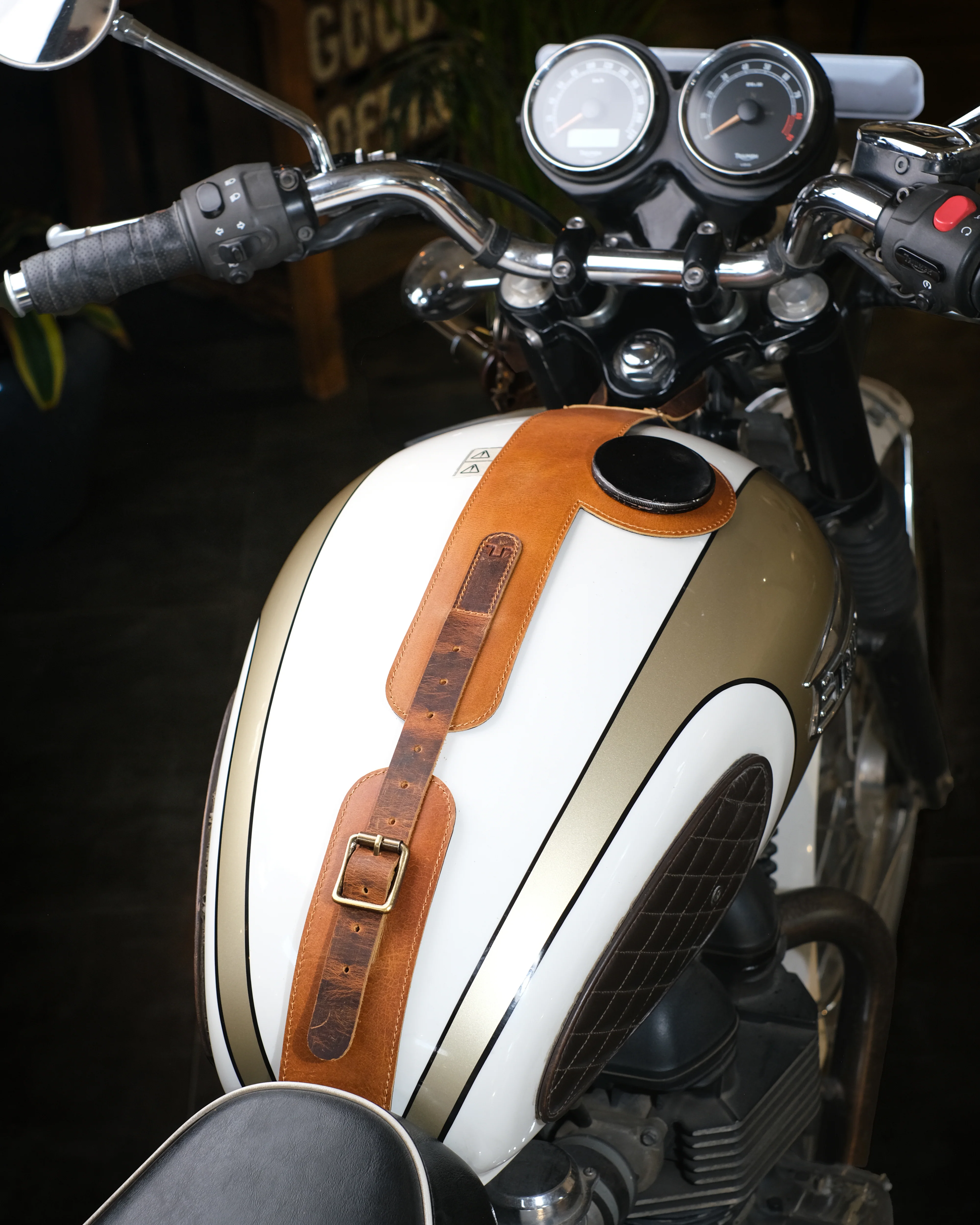 triumph: moto exclusive tank strap - Image 24