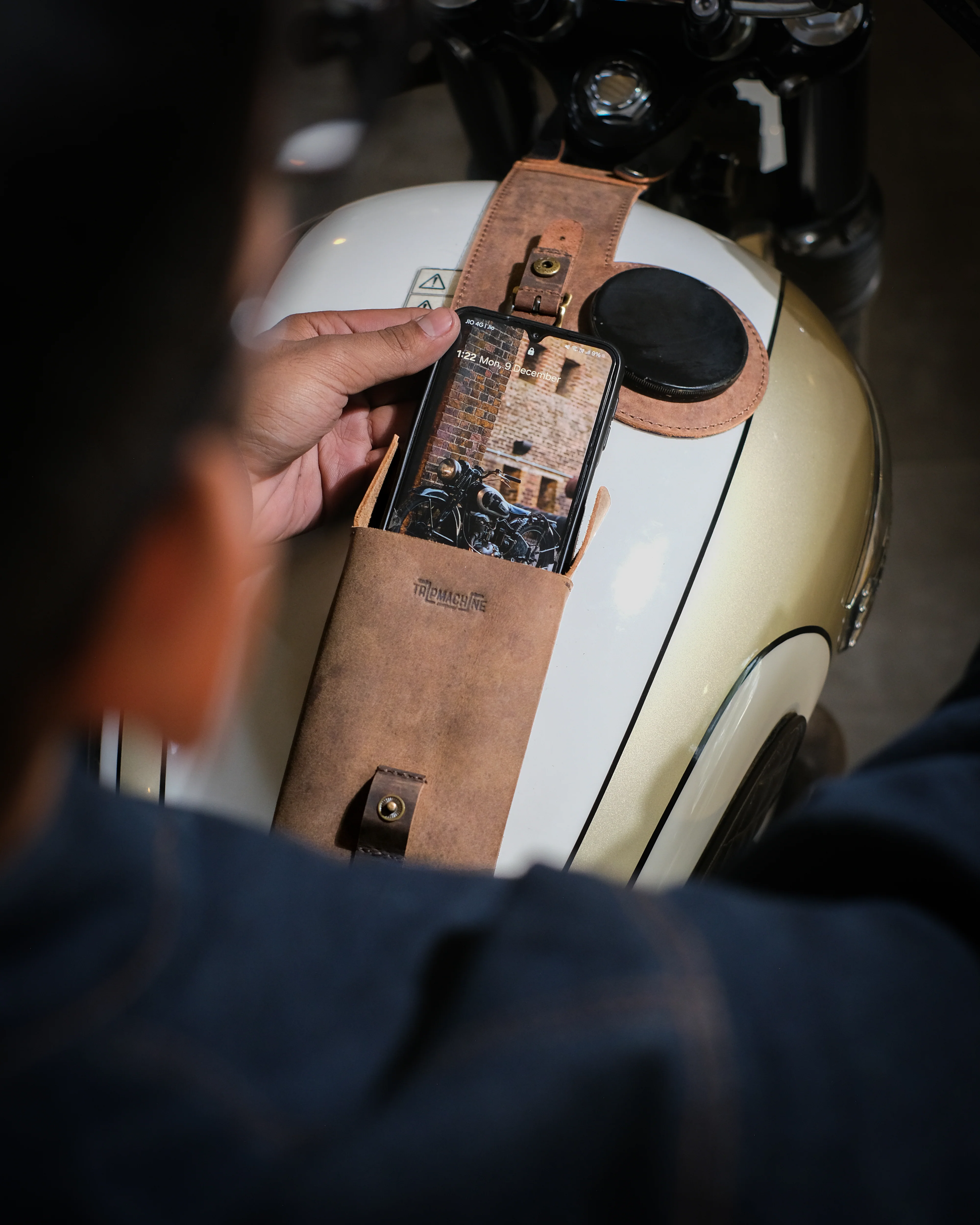 triumph: moto exclusive tank strap - Image 3